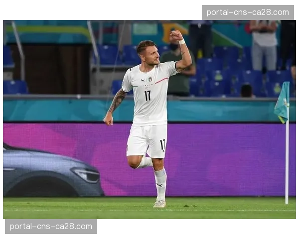 特写：因莫比莱打入生涯第200粒意甲进球后的更衣室庆祝